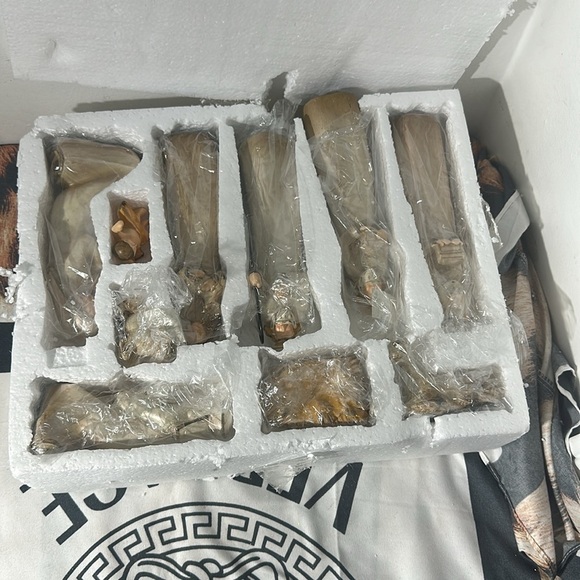 Hand Crafted Carved - Picture 3 of 3